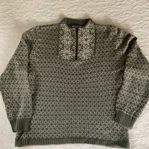 Woolrich Olive Green 1/4 Zip Pullover Sweater w/ Snowflakes Women’s Medium.